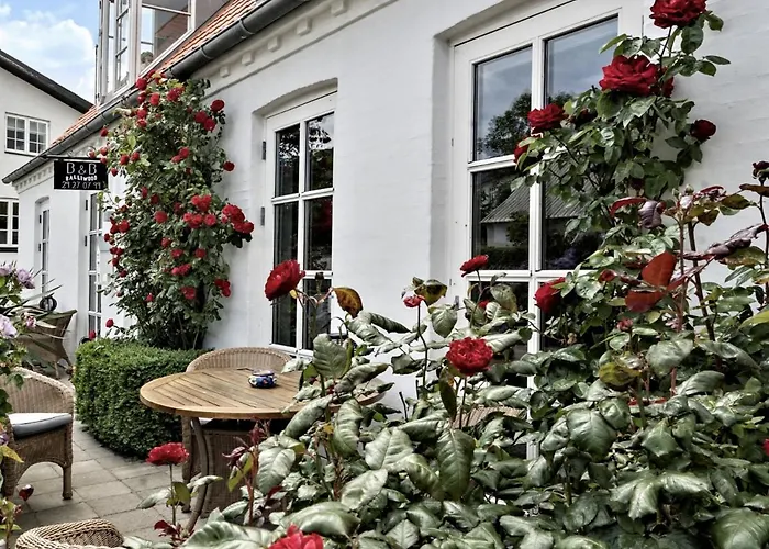 Balliwood Vaerelsesudlejning Couette-café 3*